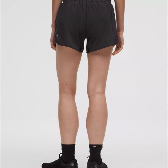 Lululemon's Hotty Hot High-Rise Lined Short 4" (color : black) - Picture 2 of 3